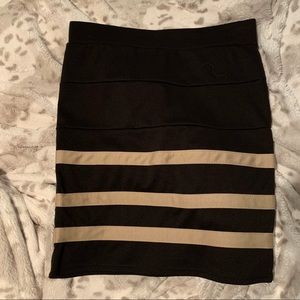 Stretchy black skirt